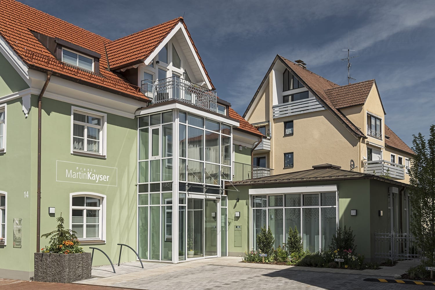 Praxis Kayser, Fassade und Eingangbereich