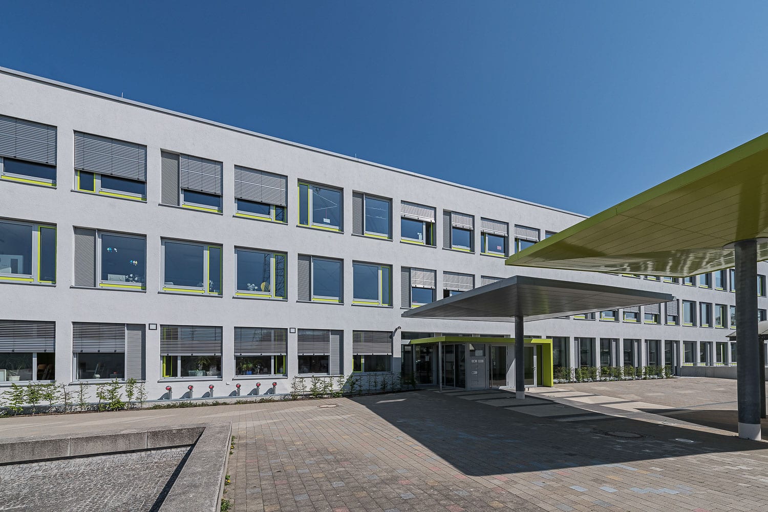 Eichenwaldschule, moderner Eingangsbereich