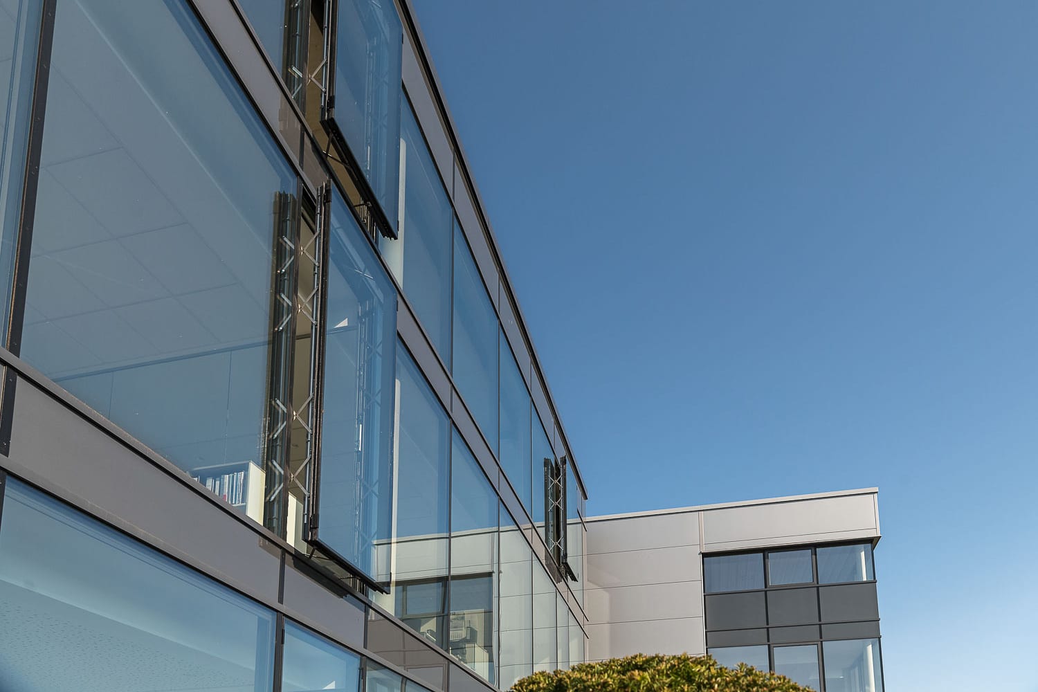 glas seele, zur optimalen Belüftung ausstellbare Fensterelemente