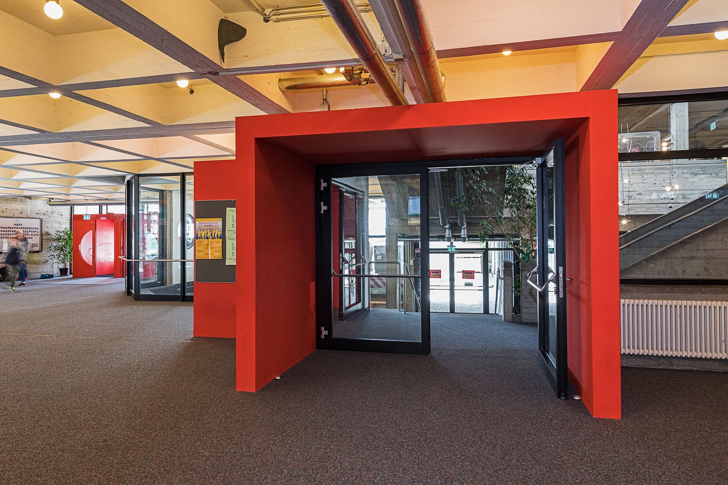 Gymnasium Friedberg, neue Rauch- und Brandschutztüren
