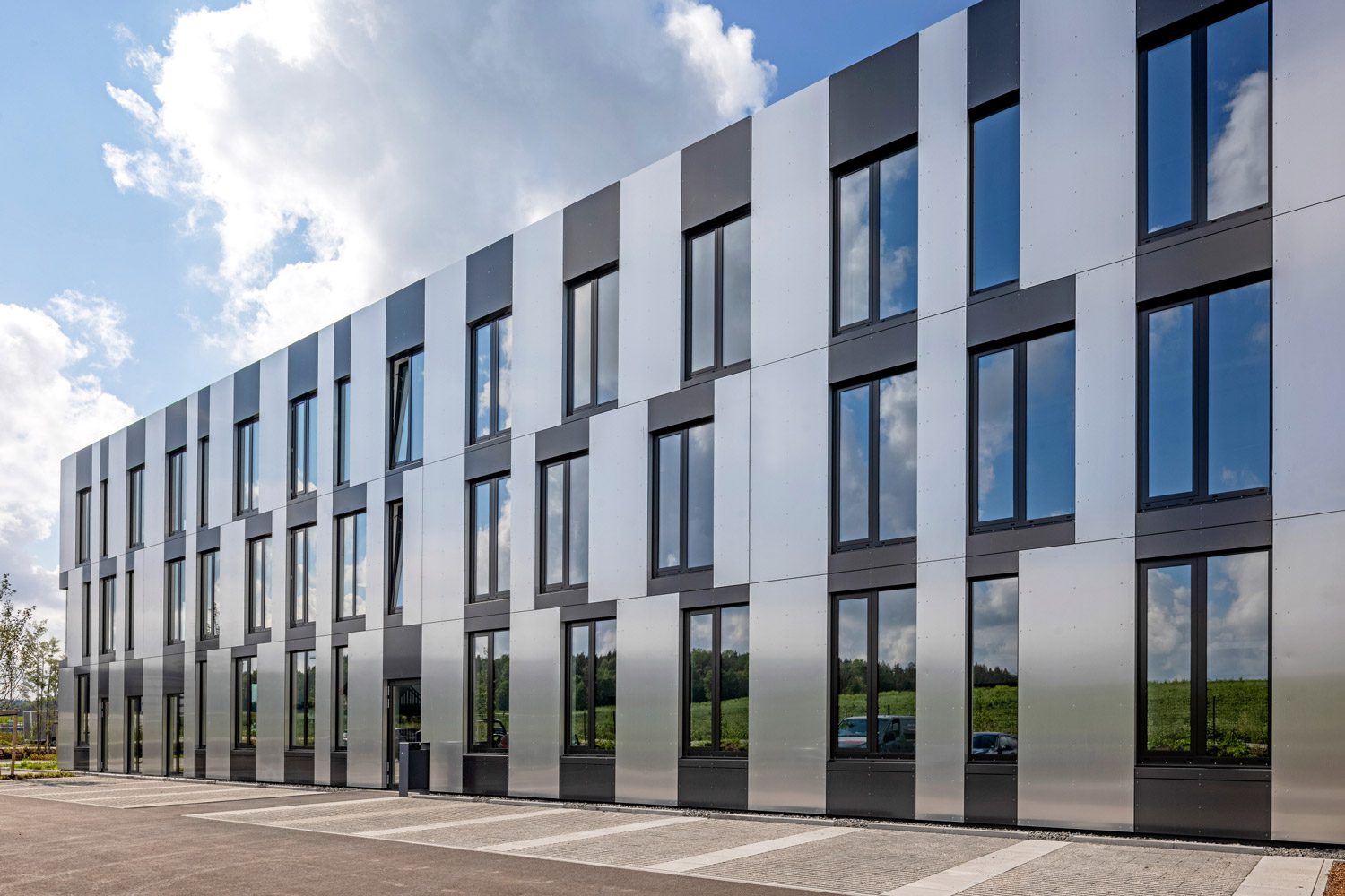 glas seele Referenz Referenz VIP 96 Rösch, Gilching, Pfosten-Riegel-Fassade Außenaufnahme